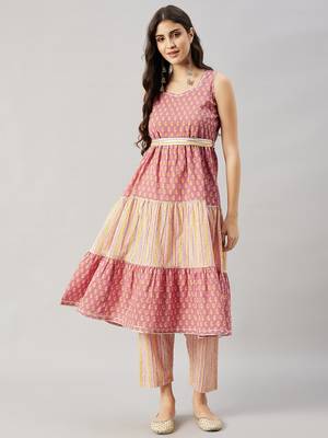 Winered woman pink and white tiered kurta set 1