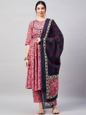 Winered woman pink floral flared kurta dupatta set 1