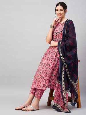 Winered woman pink floral flared kurta dupatta set 2
