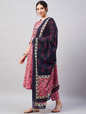 Winered woman pink floral flared kurta dupatta set 3