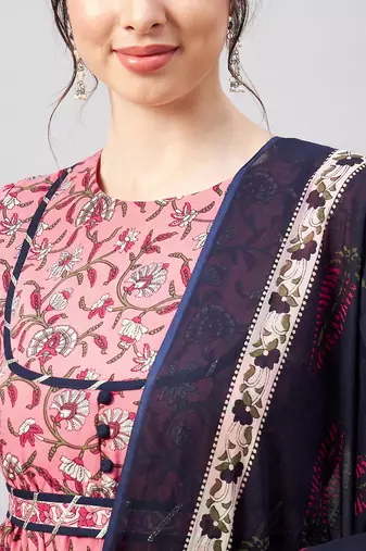 Winered woman pink floral flared kurta dupatta set