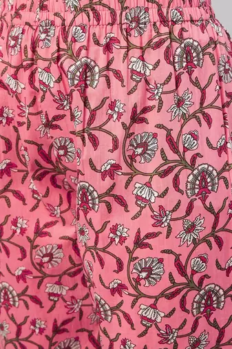 Winered woman pink floral flared kurta dupatta set