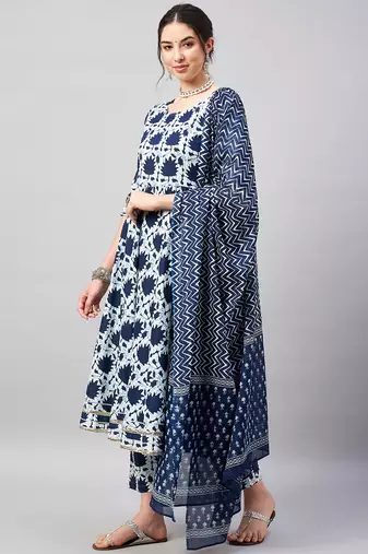 Winered women blue flared kurta dupatta set