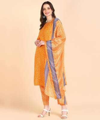 Women's Yellow Printed Cotton Kurti With Pant and Dupatta Set 3
