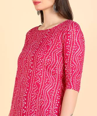 Women's Pink Printed Cotton Kurti With Pant and Dupatta Set 4