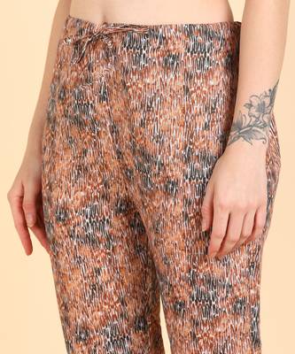 Women's Mustard Printed Cotton Kurti With Pant and Dupatta Set 5