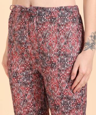 Women's Red Printed Cotton Kurti With Pant and Dupatta Set 5