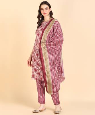 Women's Peach Printed Cotton Kurti With Pant and Dupatta Set 3