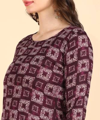 Women's Purple Printed Cotton Kurti With Pant Set 4