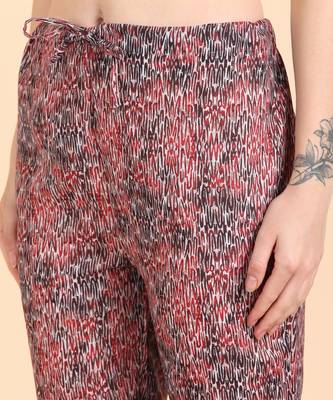 Women's Red Printed Cotton Kurti With Pant Set 5