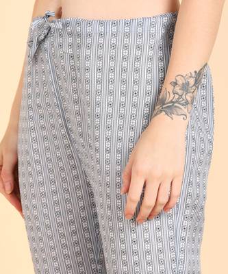 Women's Grey Printed Cotton Kurti With Pant Set 5