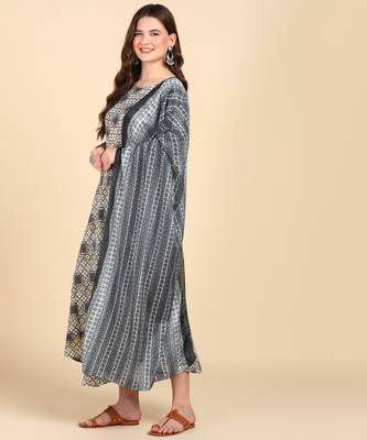 Women's Grey Printed Cotton Kurti With Foil Printed Dupatta Set 3
