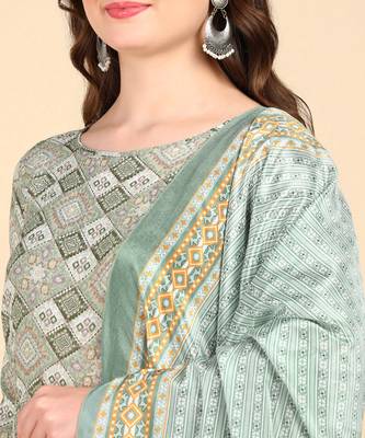 Women's Multicolor Printed Cotton Kurti With Foil Printed Dupatta Set 5