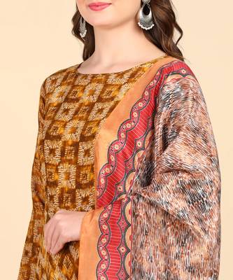 Women's Mustard Printed Cotton Kurti With Foil Printed Dupatta Set 4