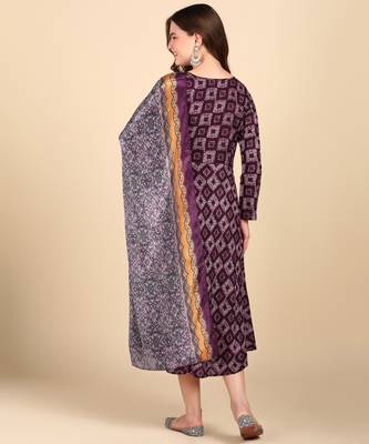 Women's Purple Printed Cotton Kurti With Foil Printed Dupatta Set 2