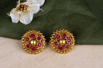 Red Stone Studded Metallic Necklace Sets 7