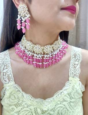 Pink Choker set with maangtika 1
