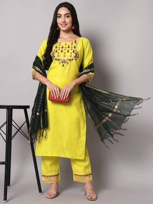 Vredevogel  women cotton blend kurta pant dupatta set 1