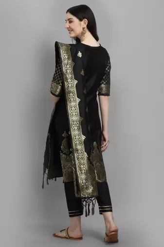 Vredevogel  women silk blend kurta pant dupatta set