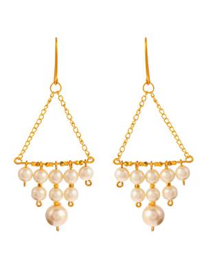 Gold plated contemporary pearl earrings for women 4