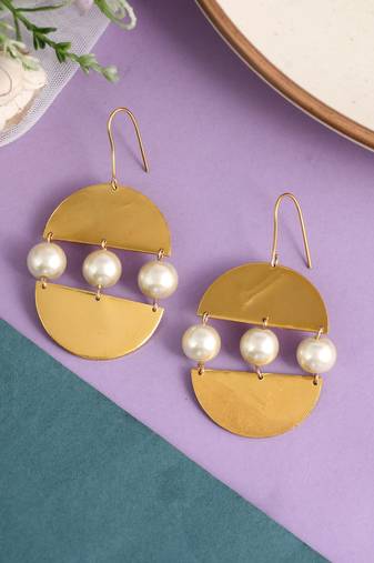 Gold-plated pearls contemporary drop earrings
