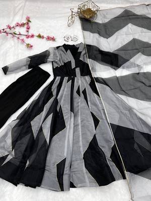 Zigzag Black And Gray Position Foil Work Fully Flair Kurti With Dupatta And Pent 5