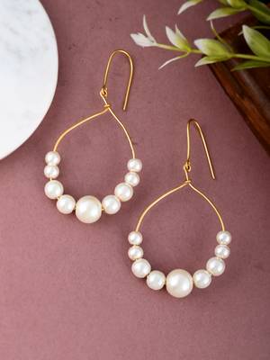 Gold tone pearl drop dangle western earrings 1