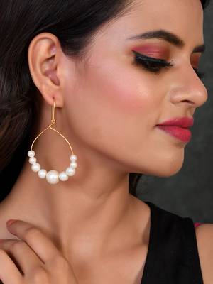 Gold tone pearl drop dangle western earrings 2