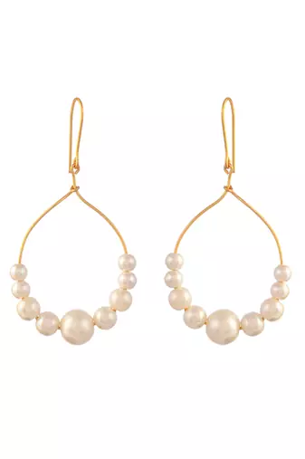 Gold tone pearl drop dangle western earrings