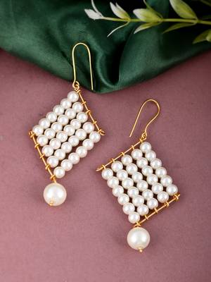 Gold tone pearl dangle western earrings 1