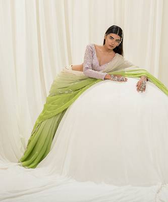 Off white & parrot green saree set 4