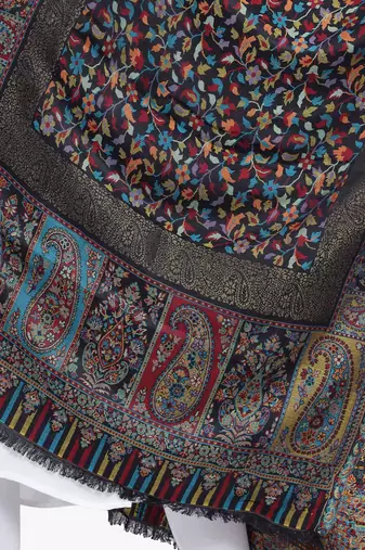 Women Fine Wool Black Kaani Jaal with Zari Border Stole