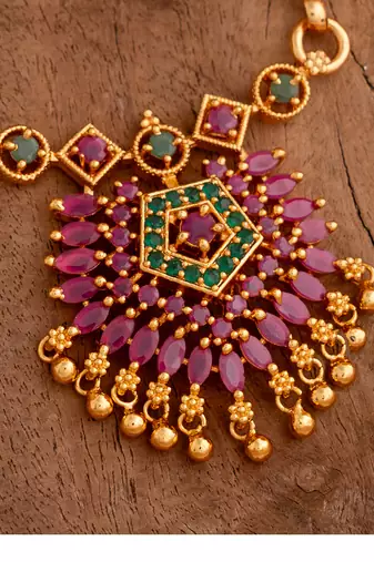 Pearl necklace with ruby pendant Medium one gram gold