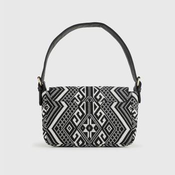 Chavvi Baguette Bag Aztec Black 6