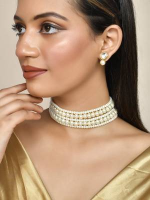 White pearl layered choker jewelery set 2