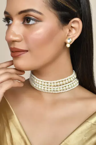 White pearl layered choker jewelery set