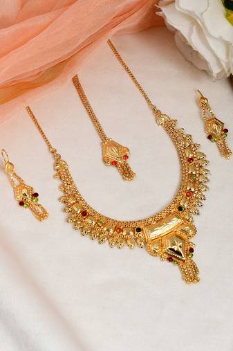 Karnika jewellery set with maangtika