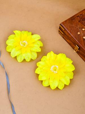 Yellow sunflower hair accessory 1