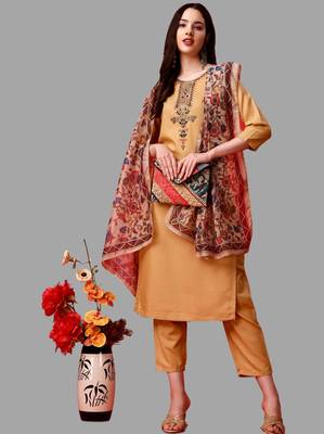 Floral Yoke Design Straight Kurta with Trousers & With Dupatta Set 2