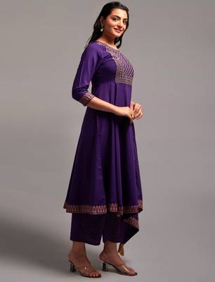 Violate Viscose Embroidered Kurta With Pant 3