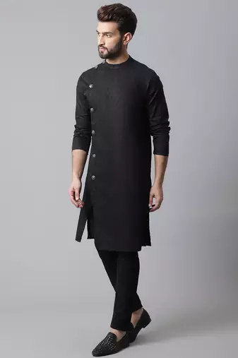 Sherwani kurta with asymetrical cut