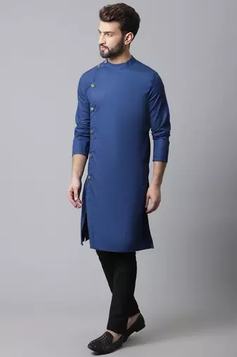Sherwani kurta with asymetrical cut