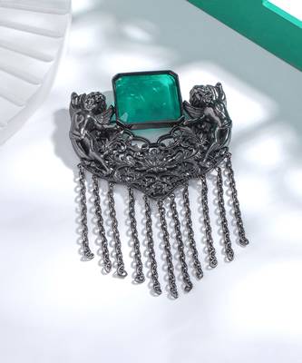 Jadui Naginey Brooch 1