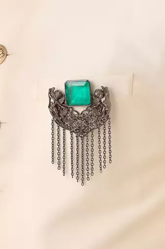 Jadui Naginey Brooch