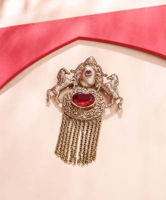 Sawaar-E-Noor Brooch 1