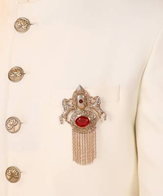 Sawaar-E-Noor Brooch 2