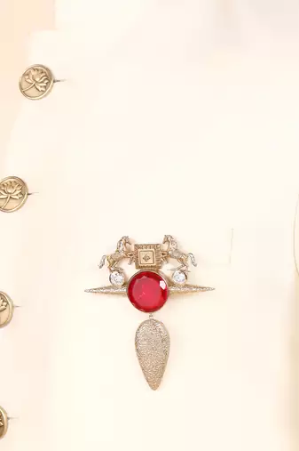 Sawaar-E-Shaan Brooch