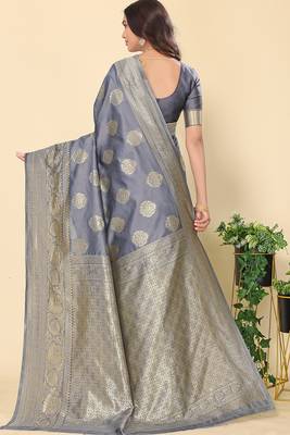 Women'S Grey Faux Banarasi Style Silk Blend Jacquard Woven Golden Zari Butta Saree With Blouse Piece 4