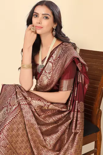 Women'S Maroon Faux Banarasi Style Silk Blend Jacquard Woven Golden Zari Butta Saree With Blouse Piece