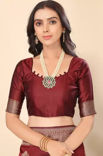 Women'S Maroon Faux Banarasi Style Silk Blend Jacquard Woven Golden Zari Butta Saree With Blouse Piece